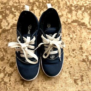 Heely’s youth size 2 shoes